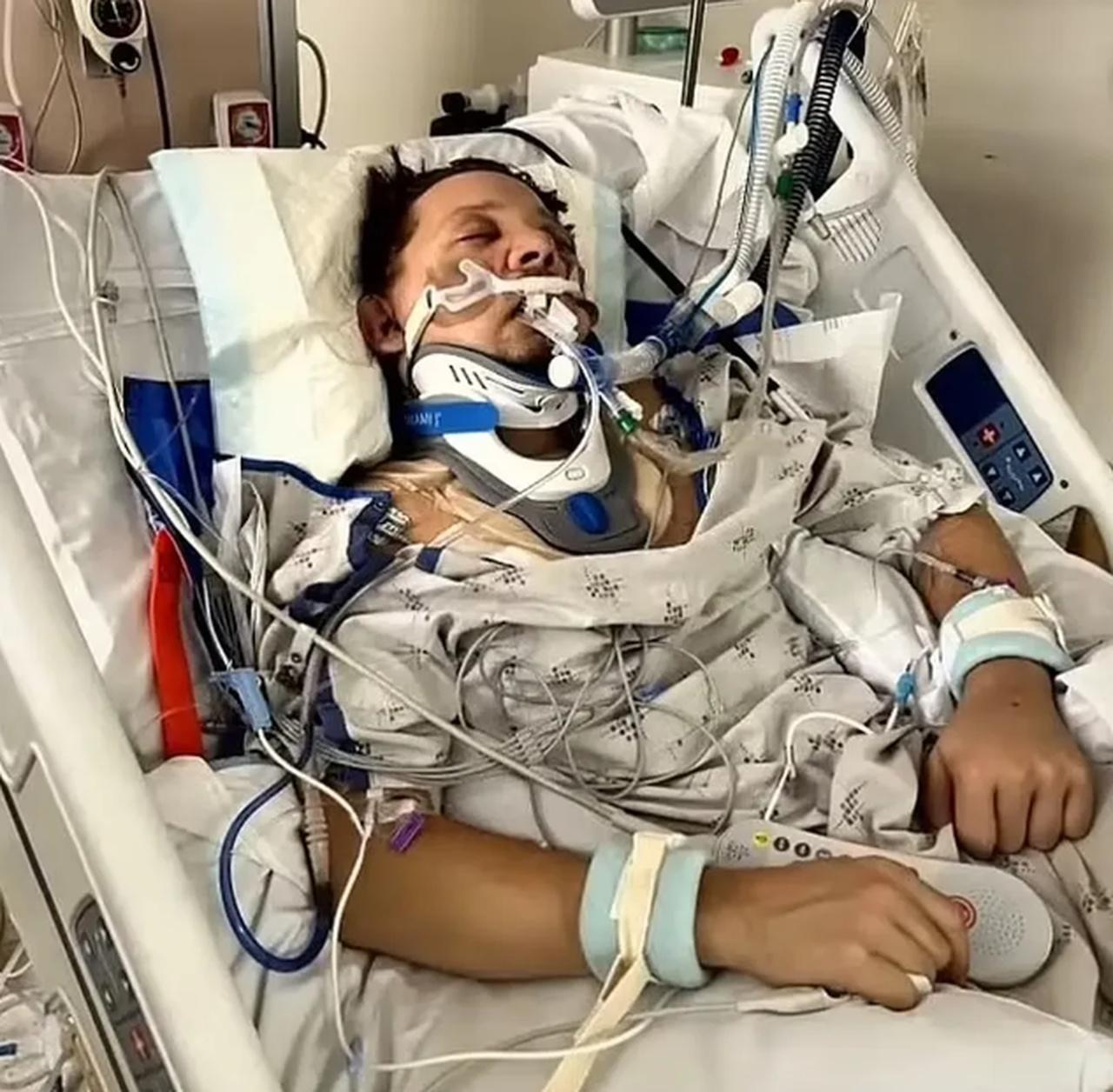 Jeremy Renner no hospital após máquina de remover gelo o esmagar