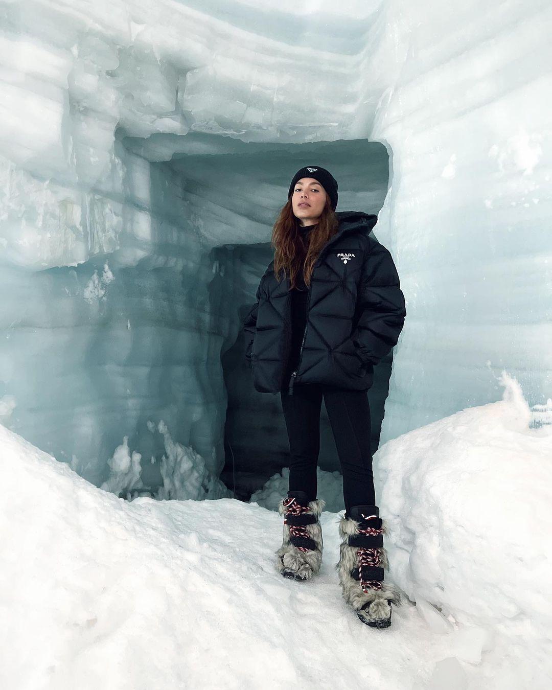 ANITTA EM CASA DE GELO NA Islândia