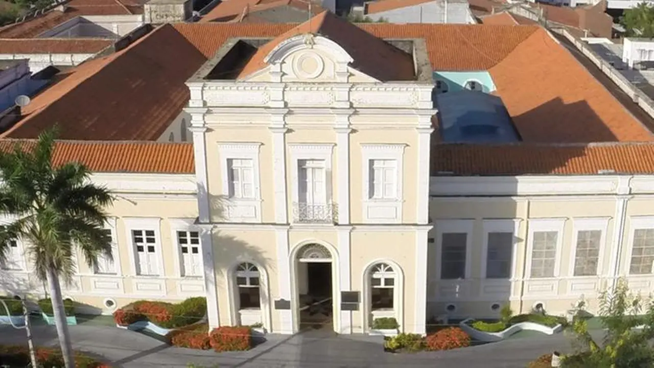 Após ficar internada por tiro na nuca, adolescente morre na Santa Casa de Sobral