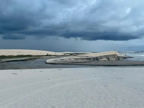 Imagem da notícia: Duna do Pôr do Sol em Jericoacoara perdeu área 12 vezes maior que a do gramado do Castelão