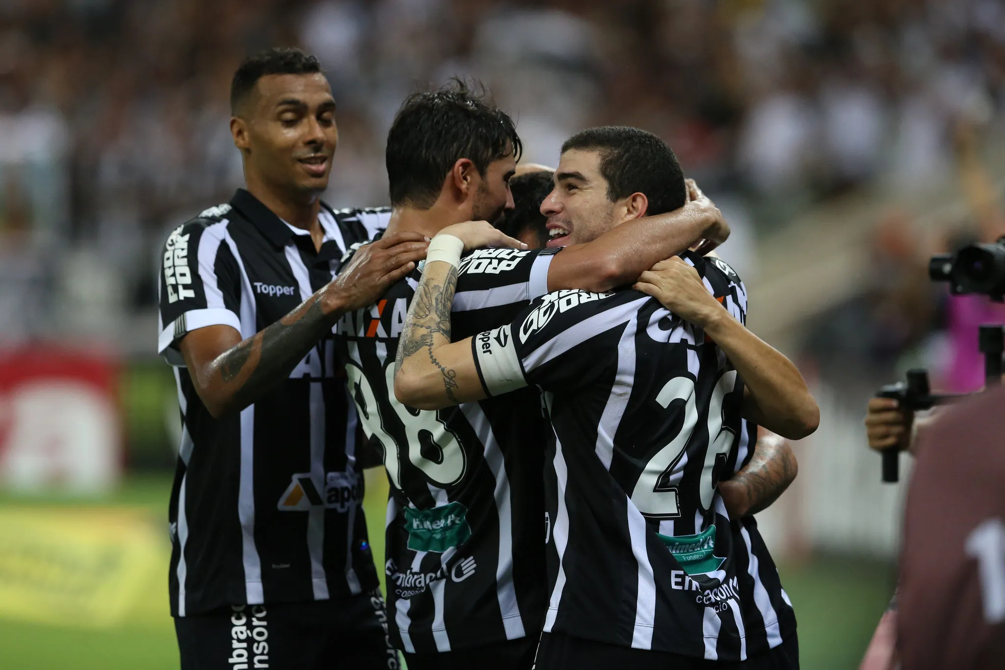 Jogadores do Ceará comemoram gol na Série B 2017