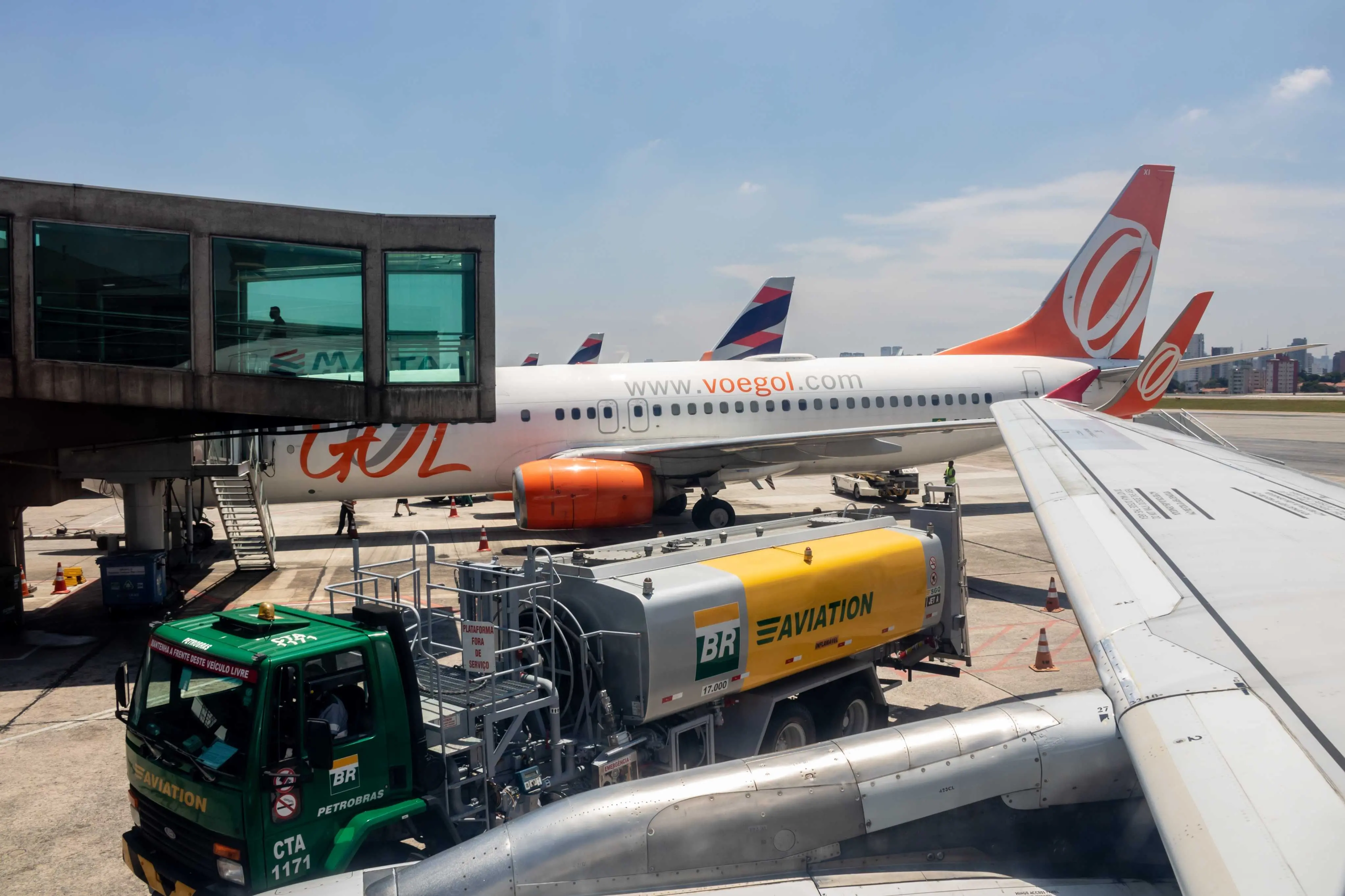 Avião no aeroporto de São Paulo