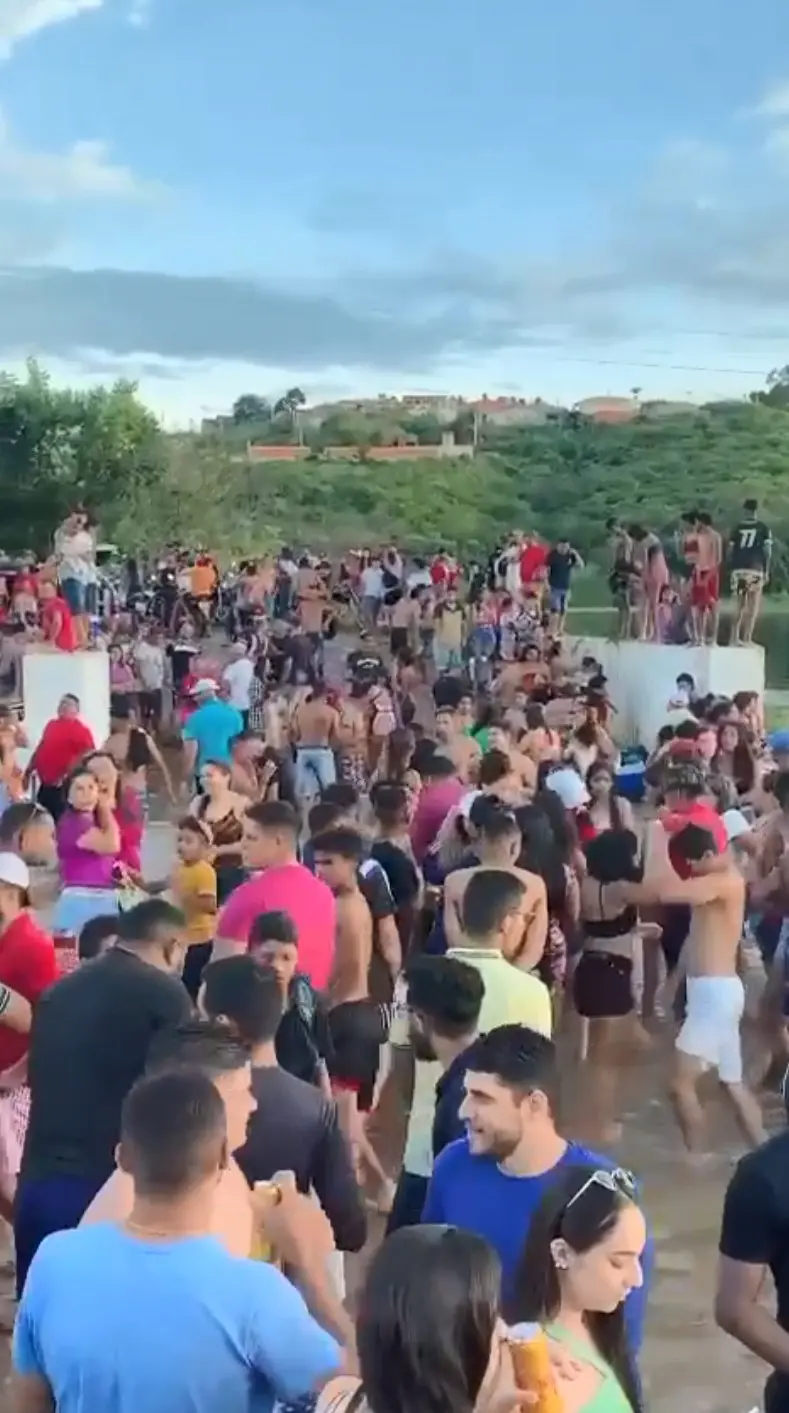 Após 14 anos sem sangrar, população celebra açude em Caririaçu