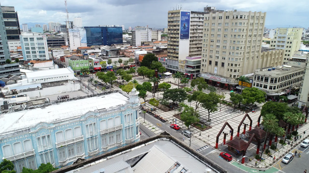 Centro de Fortaleza abriga uma grande parcela do comércio da Capital