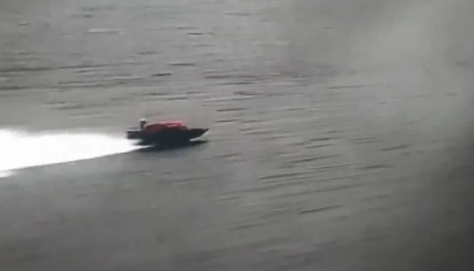 Os criminosos utilizam barcos para fazer as importações pelas margens do País.