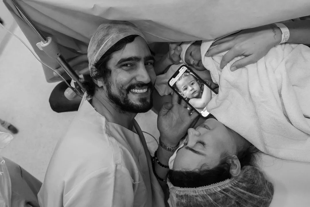 Nascimento de Tereza, filha de Thaila Ayala e Renato Góes