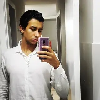 idiberto neto, jovem baleado em tentativa de assalto realizada em 14 de abril de 2023 no bairro Joaquim Távora, Fortaleza