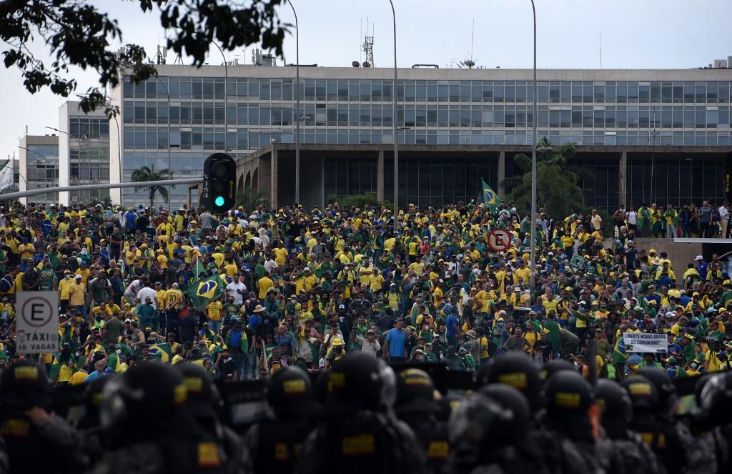 Invasão em Brasília, ataques em Brasília, ataques golpistas, ataques antidemocráticos