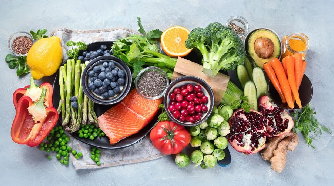 O componente pode ser encontrado em alimentos de origem vegetal, conferindo a estes uma coloração amarela, alaranjada ou verde-escuro