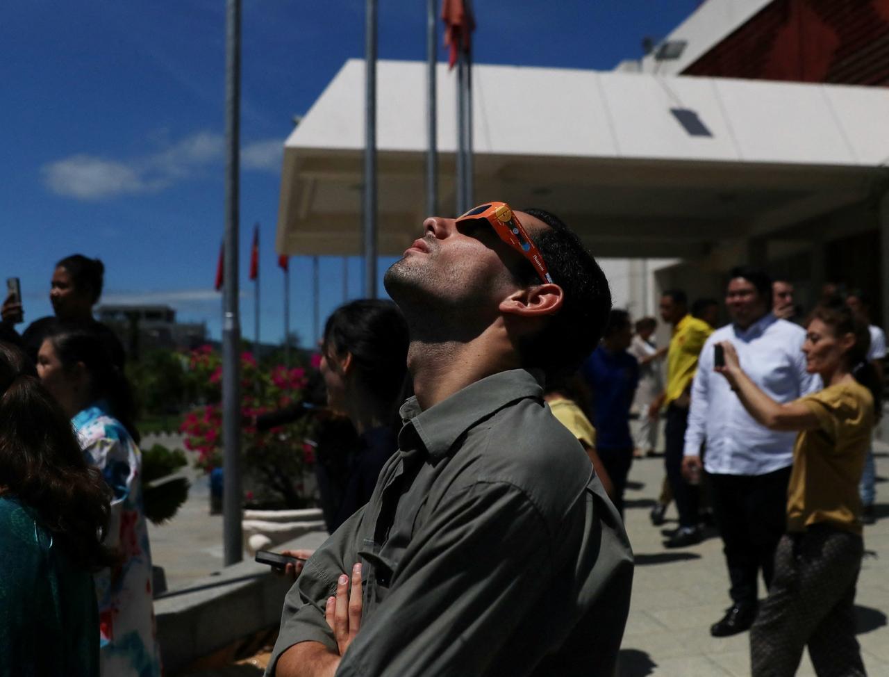 Eclipse solar híbrido raro registrado entre 19 e 20 de abril de 2023 no Timor-Leste