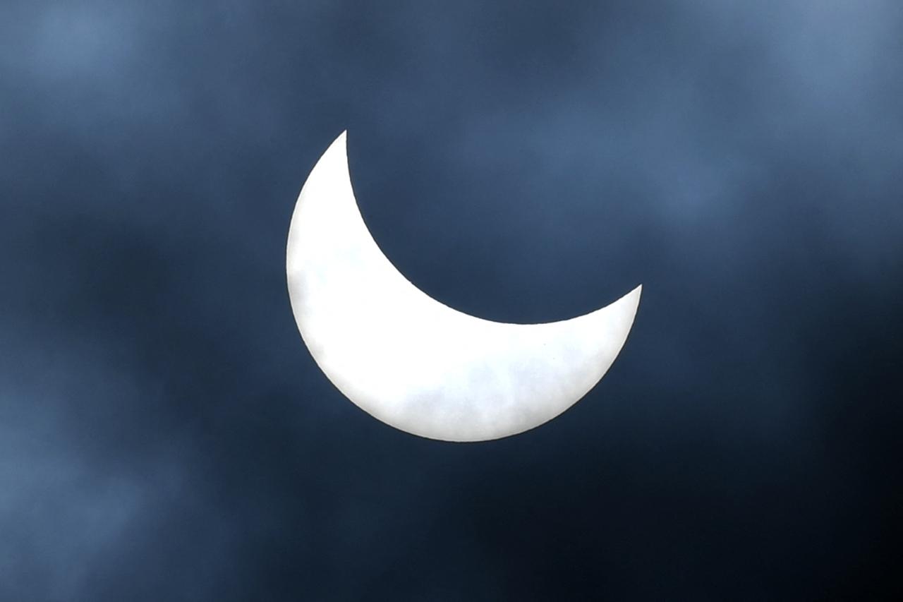 Eclipse solar híbrido raro registrado entre 19 e 20 de abril de 2023 na Austrália, Indonésia e Timor-Leste