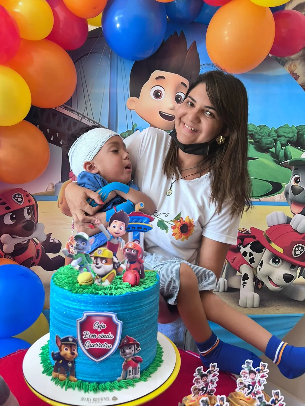 Raimundo Neto e a mãe Nageane de Souza