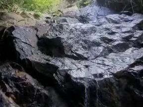 Jovem morre após tentar tirar selfie em cachoeira de Baturité