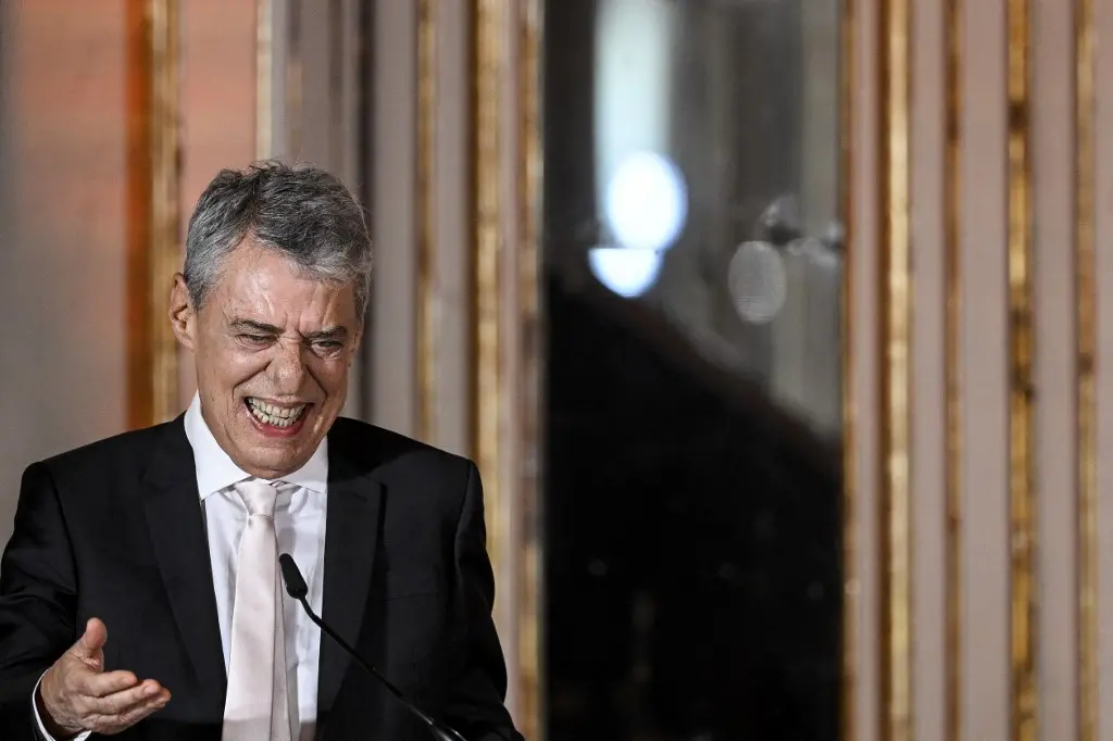 Chico Buarque em cerimônia de entrega do prêmio Camões