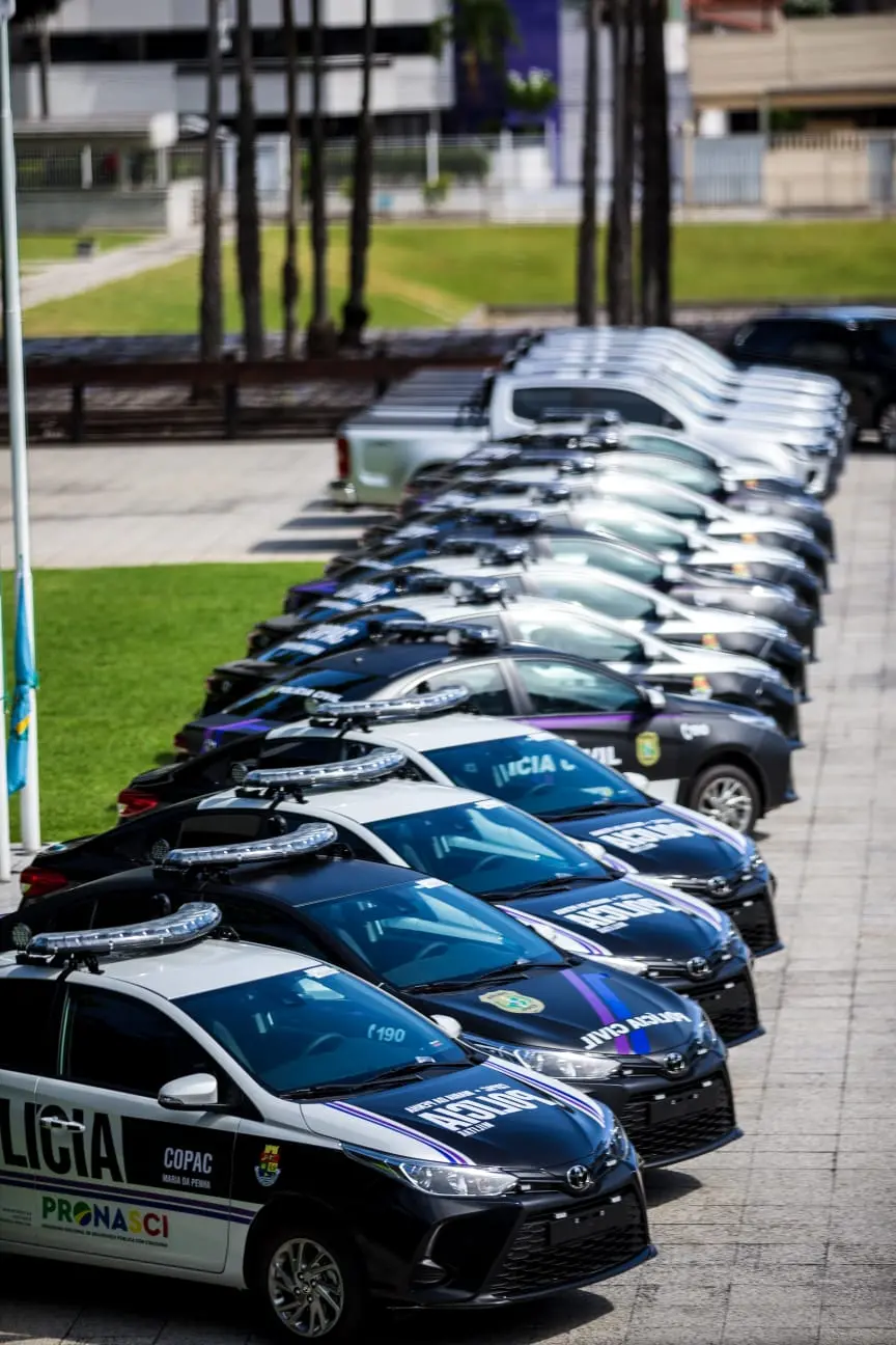 Sequência de viaturas entregue pelo Governo Federal ao Ceará