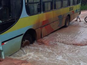 Estrada em Acaraú rompe após fortes chuvas