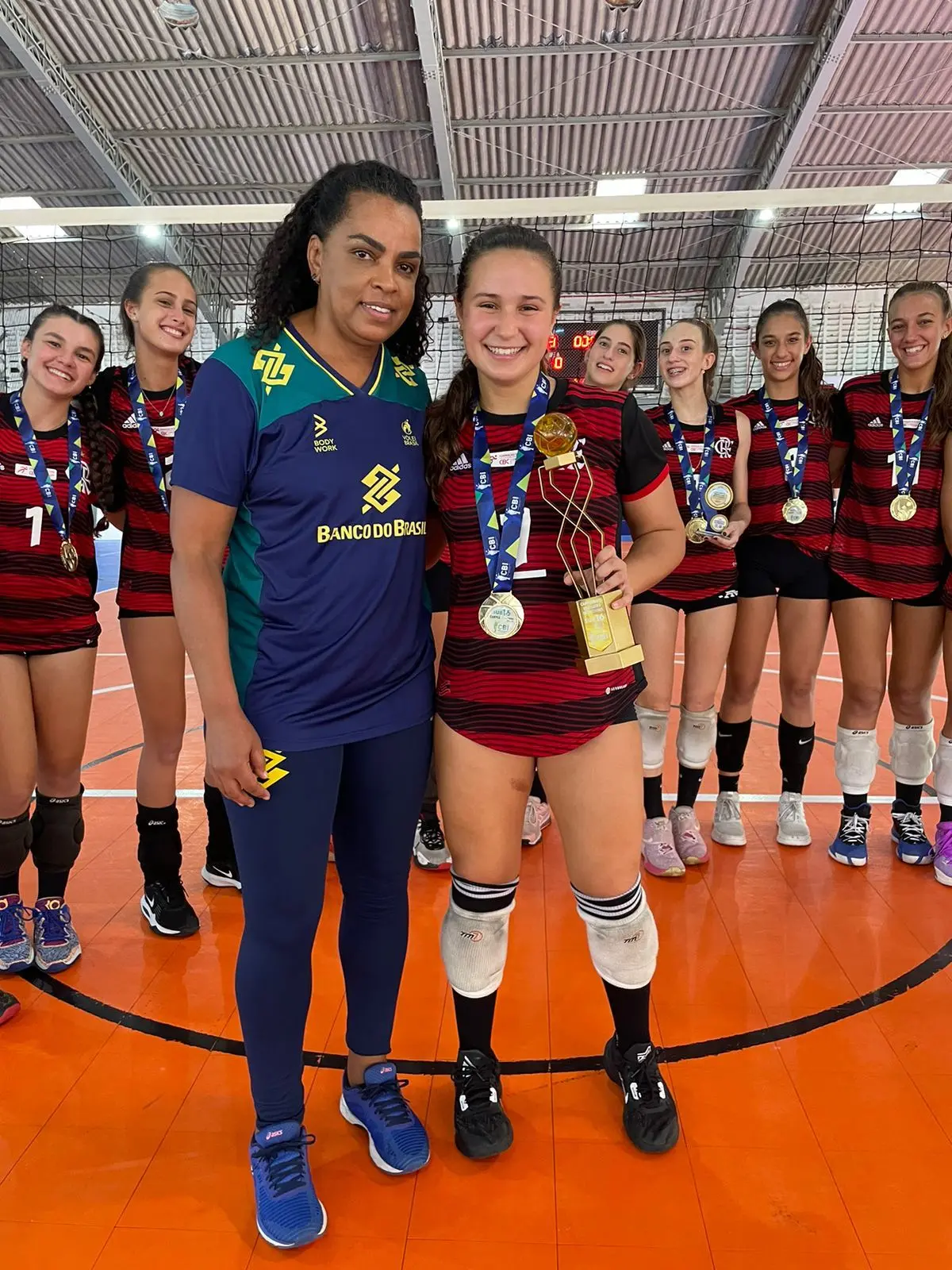 Fofão aproveita campeonatos como o Interclubes para avaliar possíveis convocações