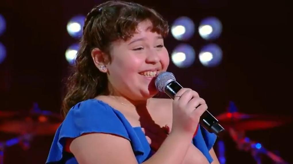 Julia Rodrigues, de 12 anos, participante do The Voice Kids