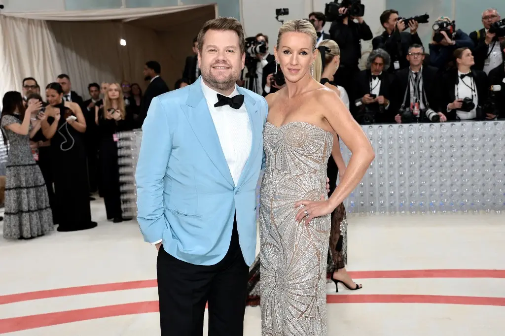 James Corden e Julia Carey no Met Gala 2023