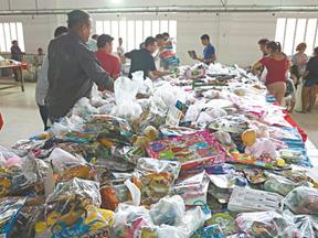 Bazar com produtos doados pela Receita Federal