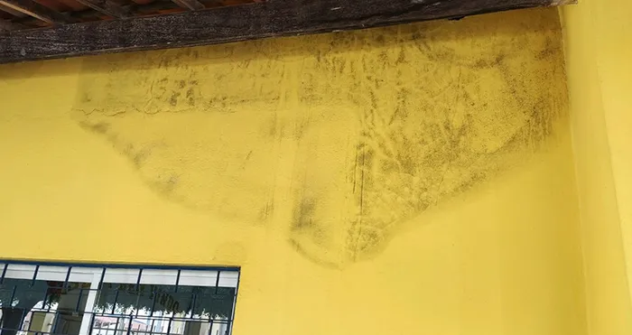 Infiltração em escola municipal do interior do Ceará