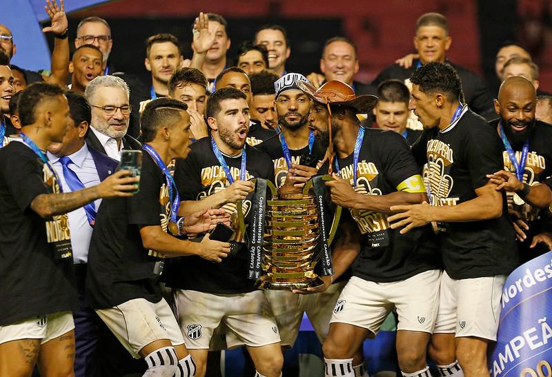 Escolinha de futebol do Ceará ganha novo espaço - Jogada - Diário do  Nordeste