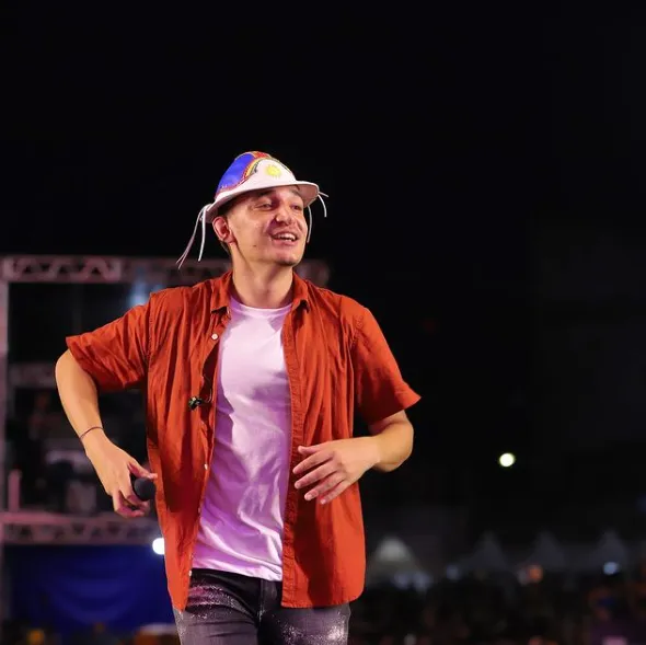 O cantor anunciou o fim do relacionamento no dia 13 do último mês.