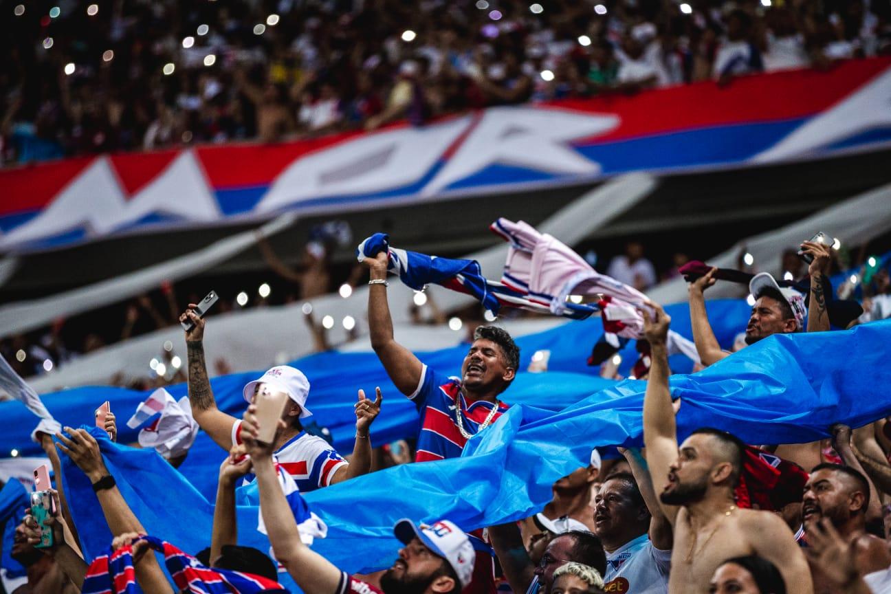 Imagem mostra torcedores