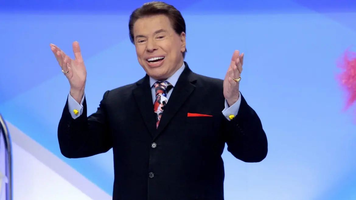 silvio santos apresentando seu programa no SBT
