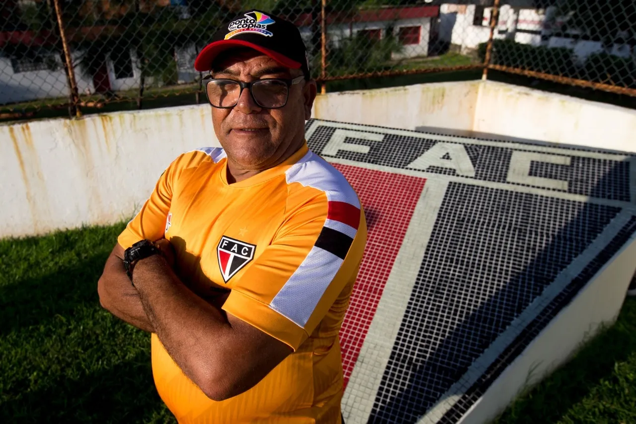Neto é massagista do Ferroviário desde a década de 80 e se declarou ao clube