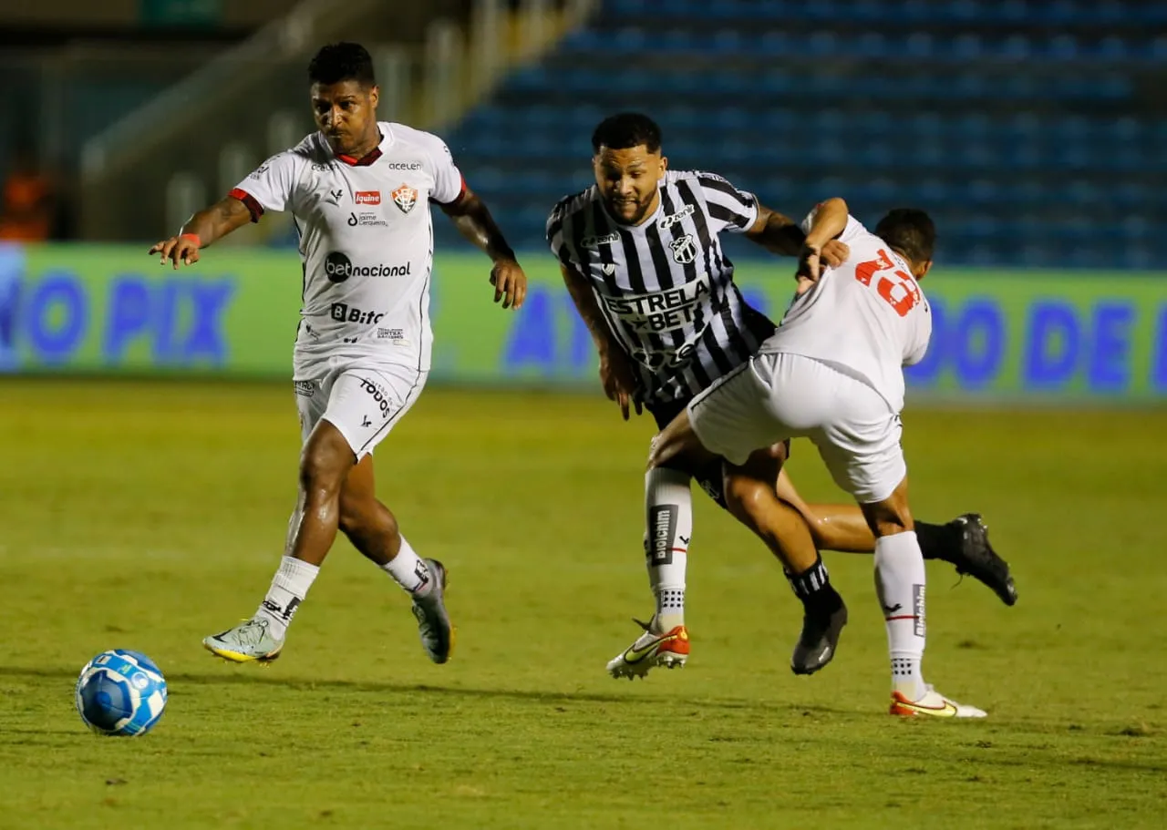 Na etapa final de jogo, o Ceará não criou nada e acabou derrotado, sofrendo 2 gols