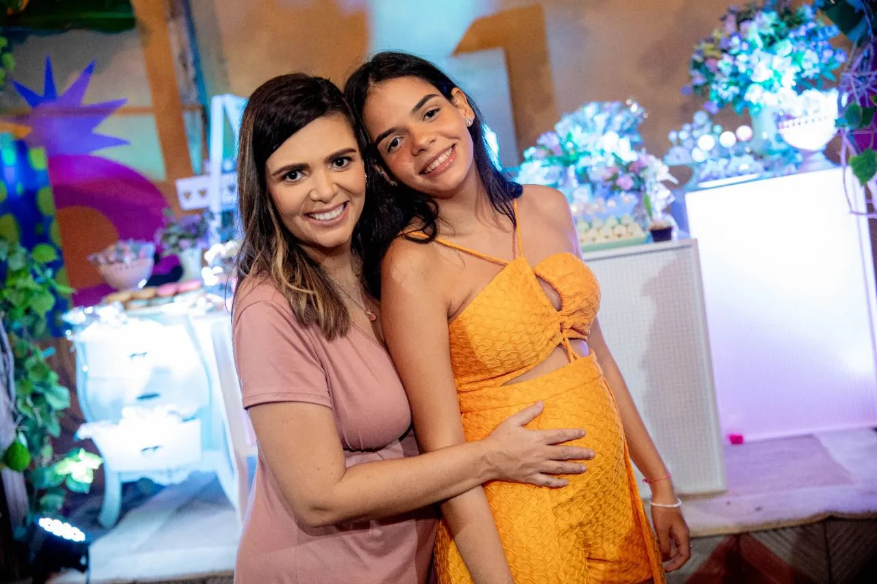 Kelly e Luísa compartilharam longos meses de gestação