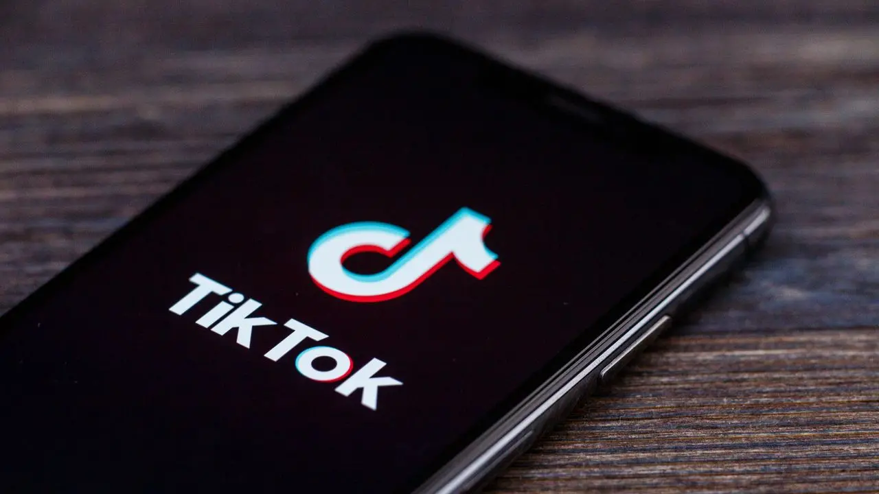 Imagem da notícia: Ex-executivo de dona do TikTok acusa rede social de roubar vídeos e outras práticas ilegais; entenda