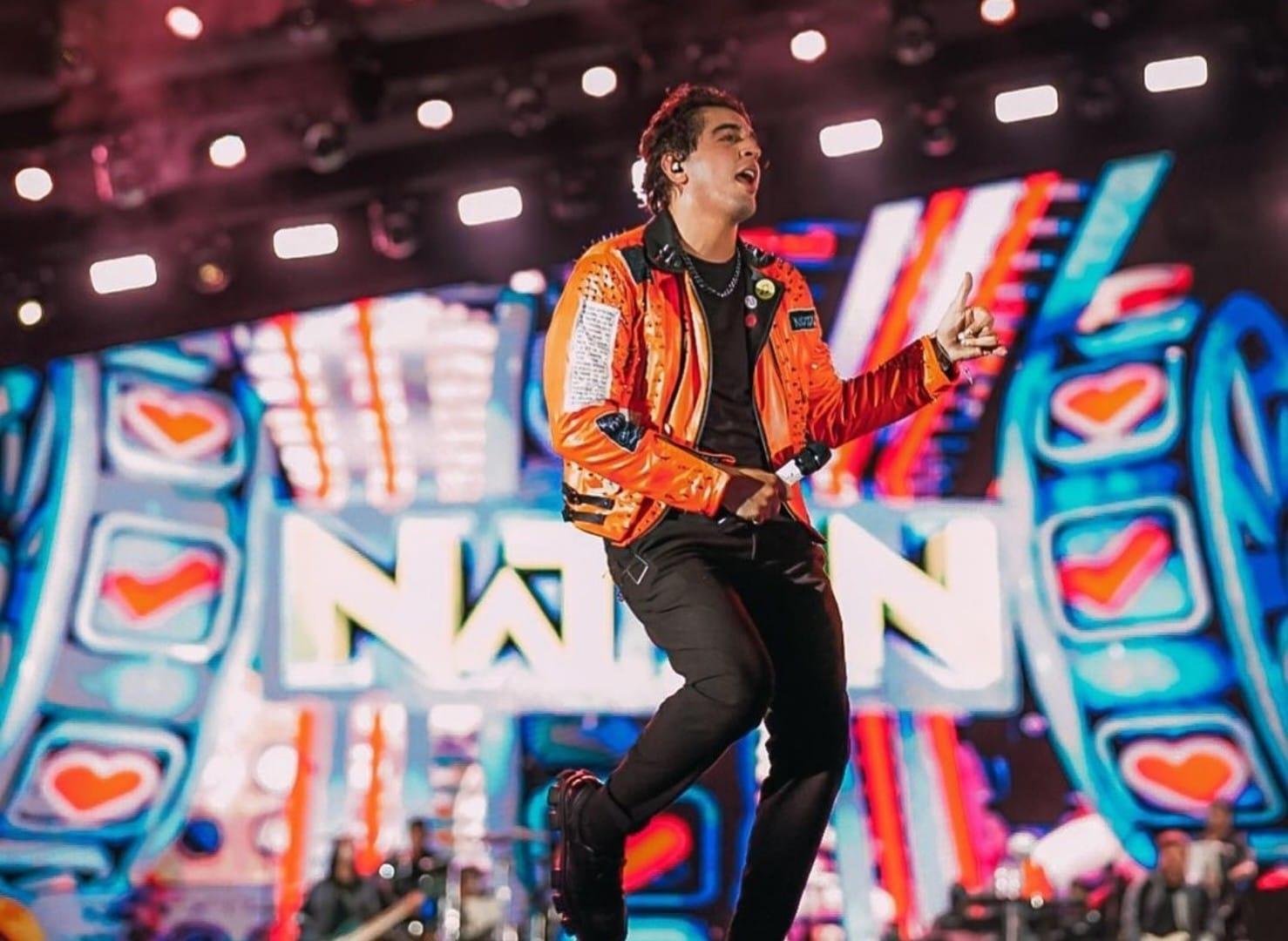 nattan retorna ao show após problema na voz