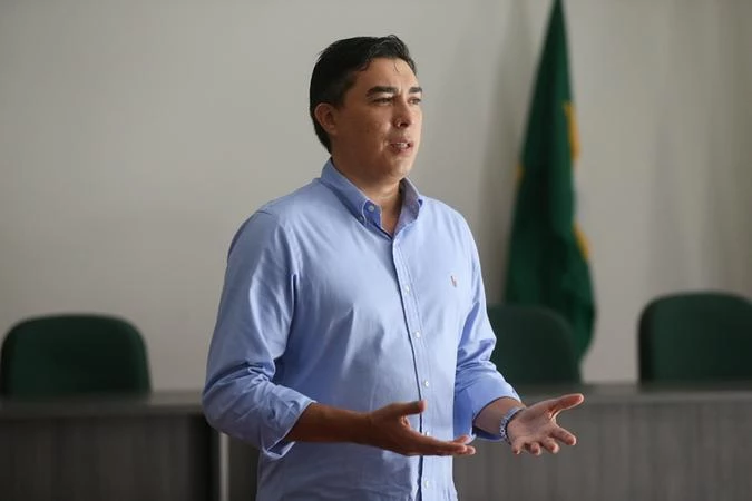 Júnior Menezes, Chorozinho, piso da enfermagem, Ceará, prefeitos, Aprece, municípios, pagamento
