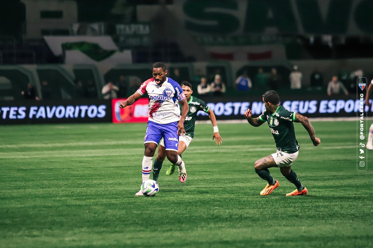 Corinthians e Palmeiras fazem jogo equilibrado e ficam no 0 a 0