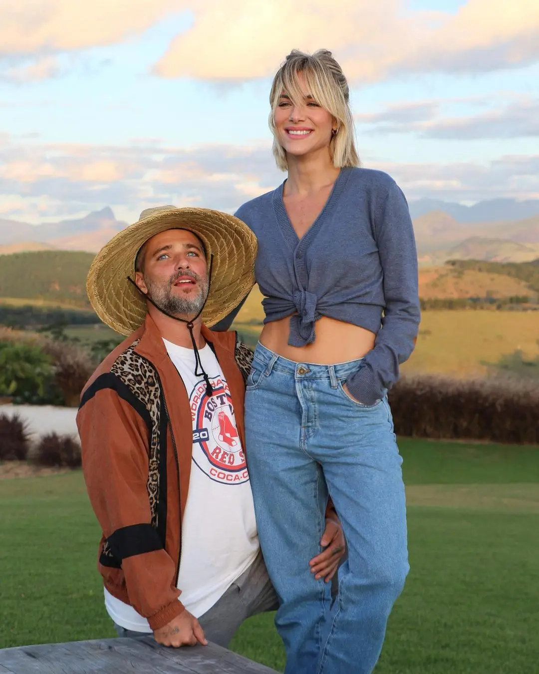 bruno e giovanna abraçados