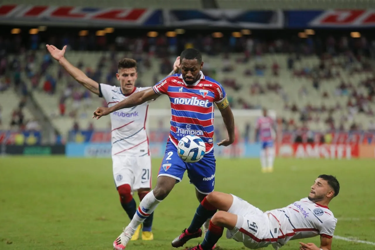 Fortaleza enfrentou jogo difícil diante do San Lorenzo na Arena Castelão.