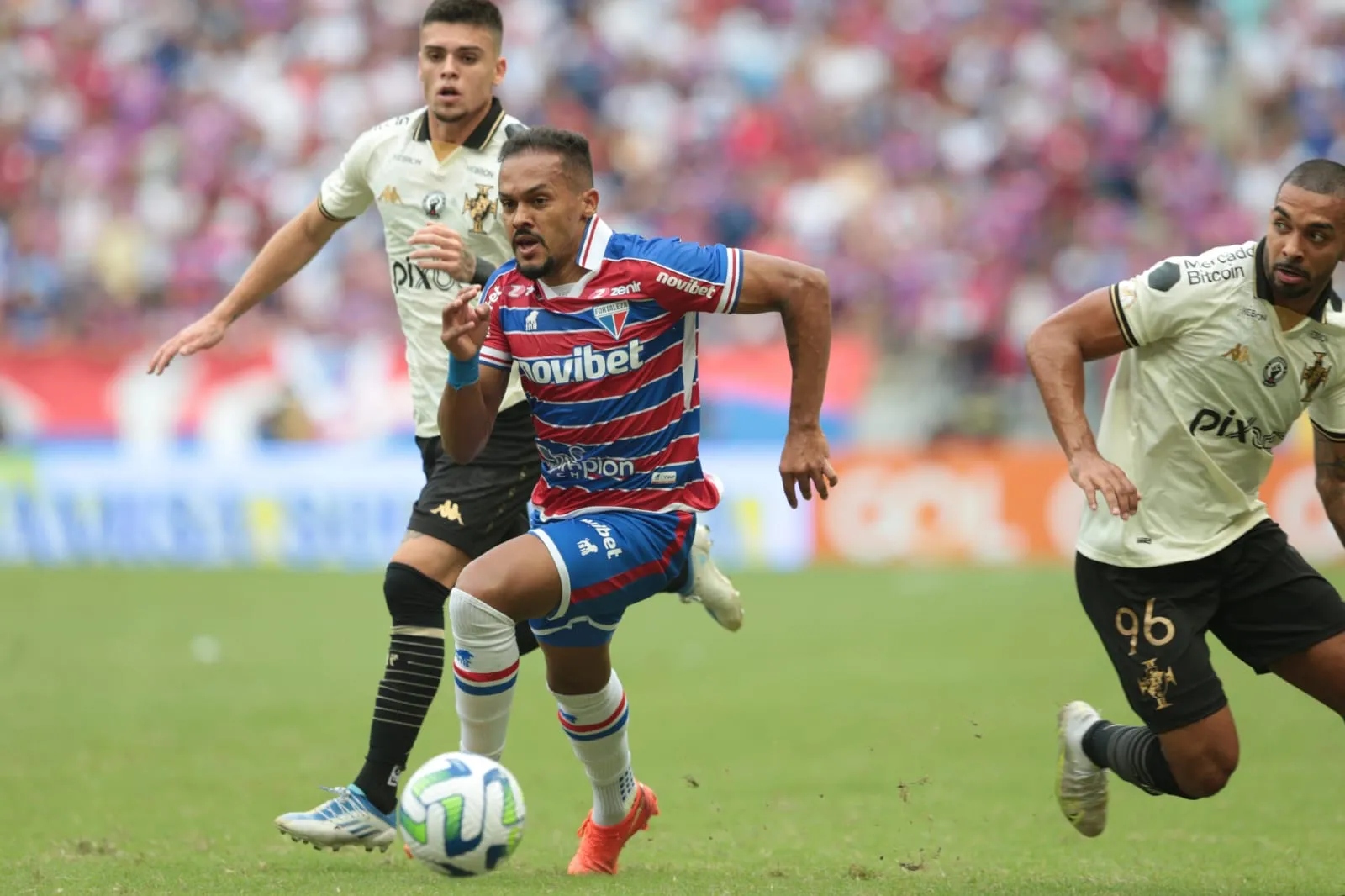 O Leão criou muitas chances no 1º tempo, mas desperdiçou