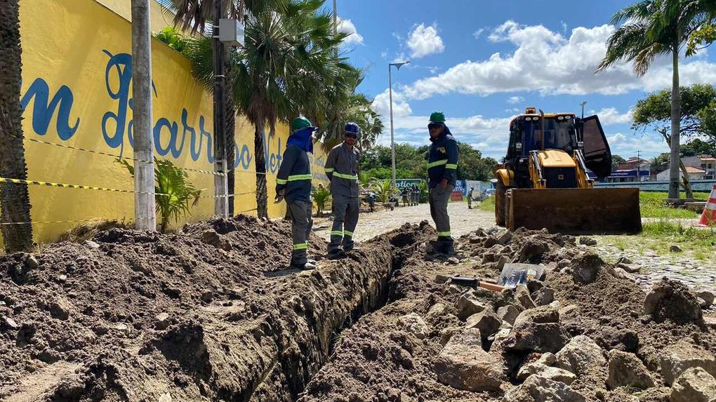Obras de esgotamento sanitário em Maracanaú