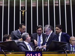 Lira e Guimarães no plenário da Câmara dos Deputados