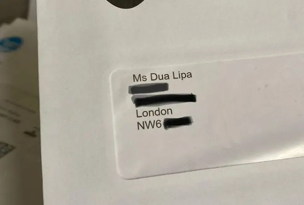 Carta endereçada para a cantora Dua Lipa