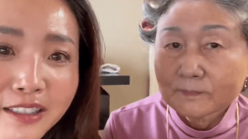 Idosa de 80 anos com 'pele de bebê' viraliza