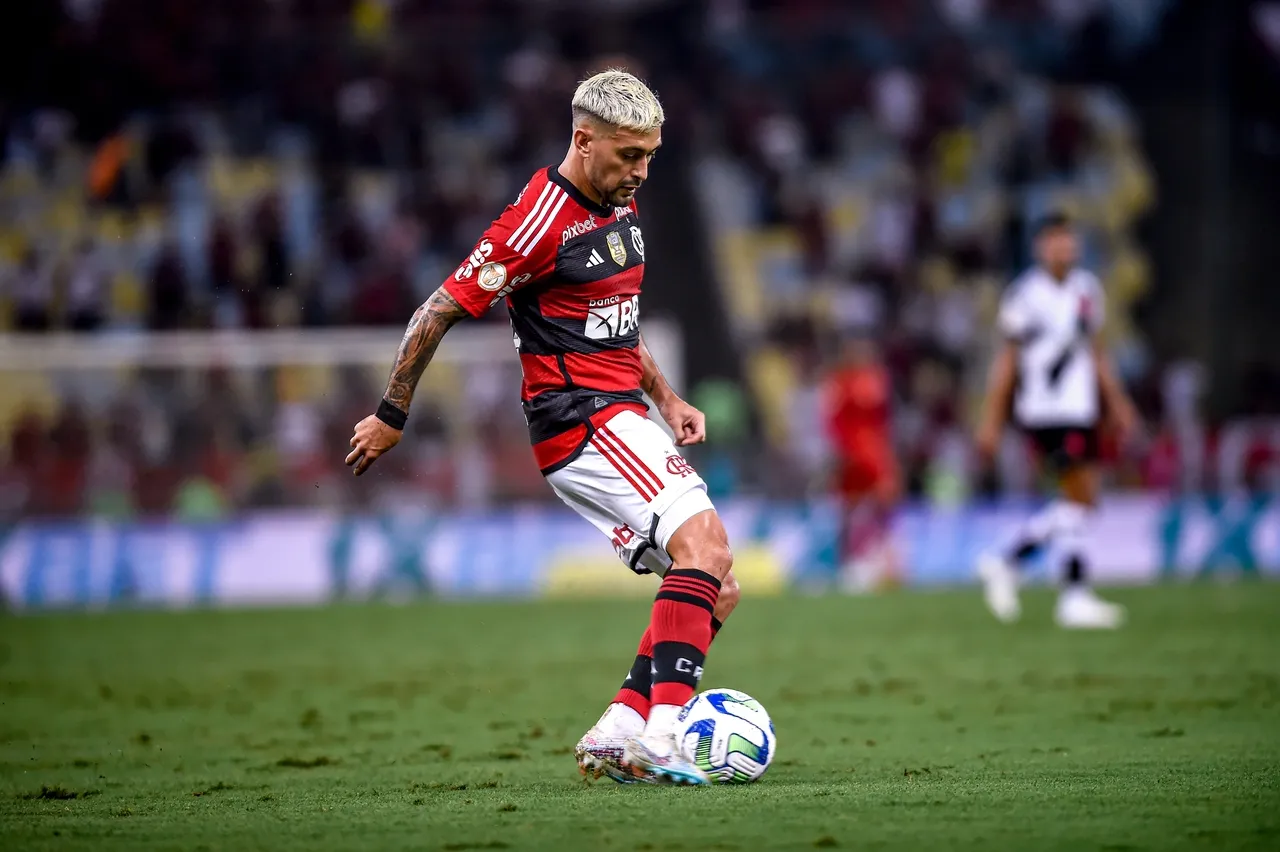 Arrascaeta foi um dos melhores do Fla em campo
