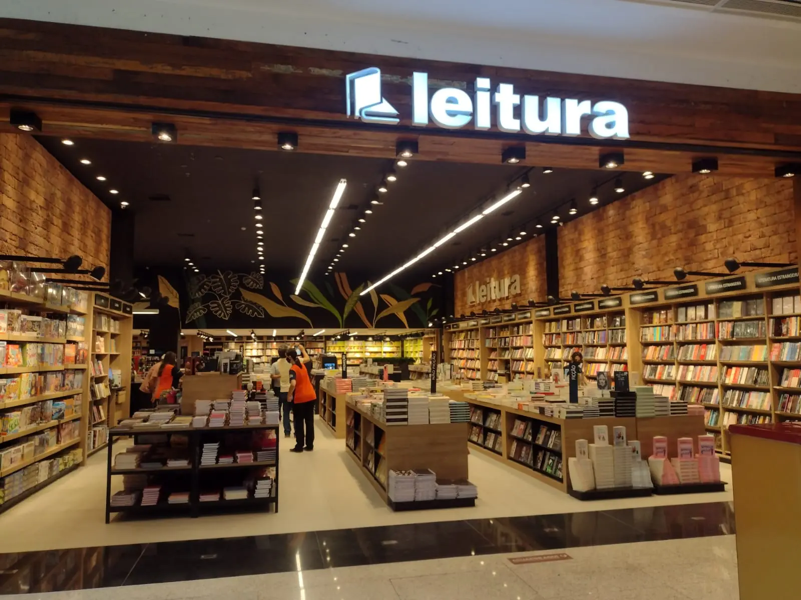 Fachada de loja da livraria leitura