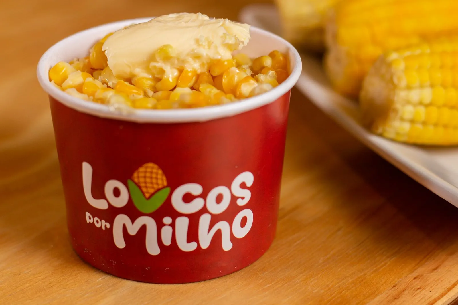 Loucos por Milho vende 'poke' do cereal de milho debulhado com sal e manteira