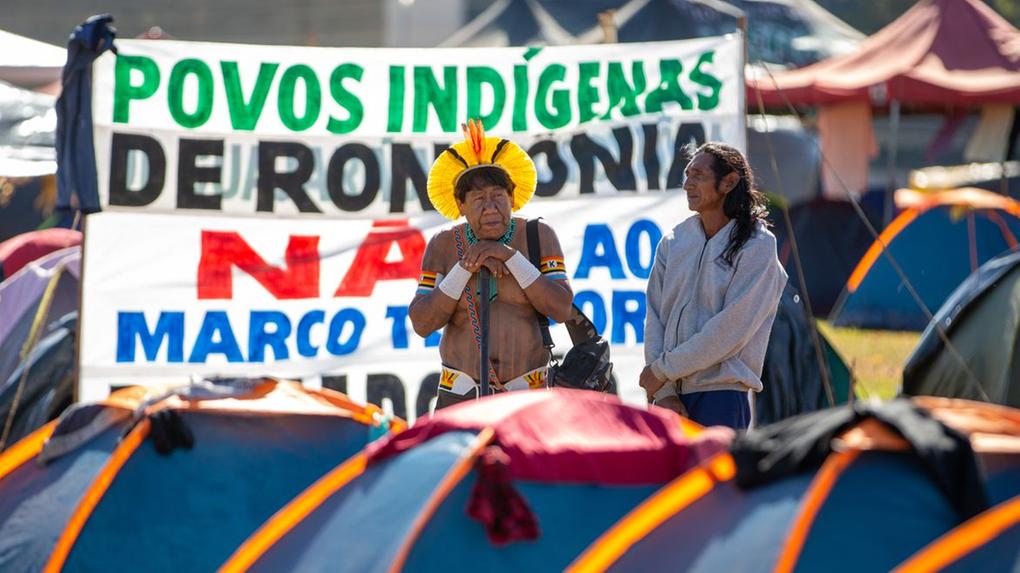 Indígenas fazem acampamento contra Marco Temporal