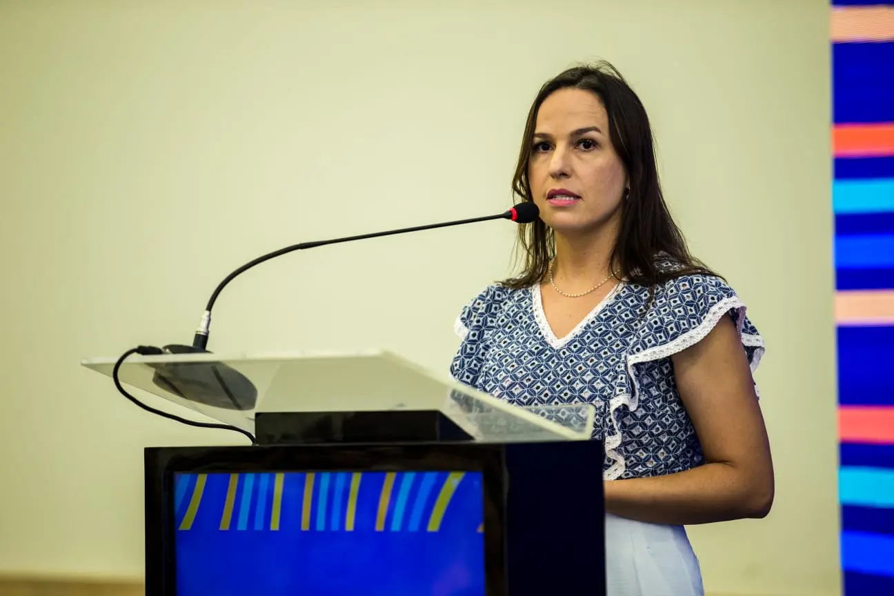Imagem da notícia: Ceará Sem Fome: 'Em torno de 300 mil pessoas devem ser beneficiadas no Ceará', diz Lia de Freitas