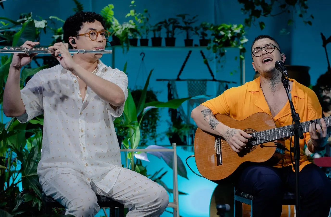 A dupla Marcelo di Holanda e Mateus Farias tocando