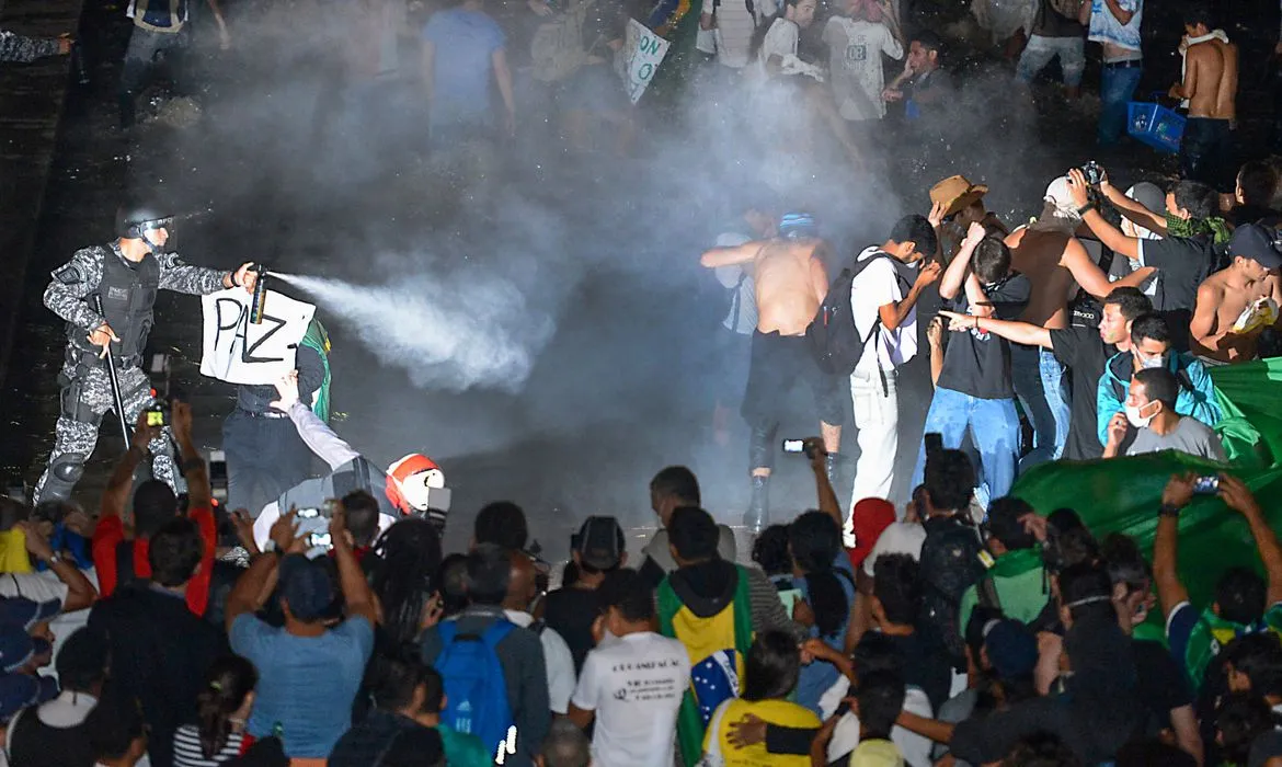 A forte repressão policial foi um marco nas manifestações que ocorrem por todo o País, em junho de 2013